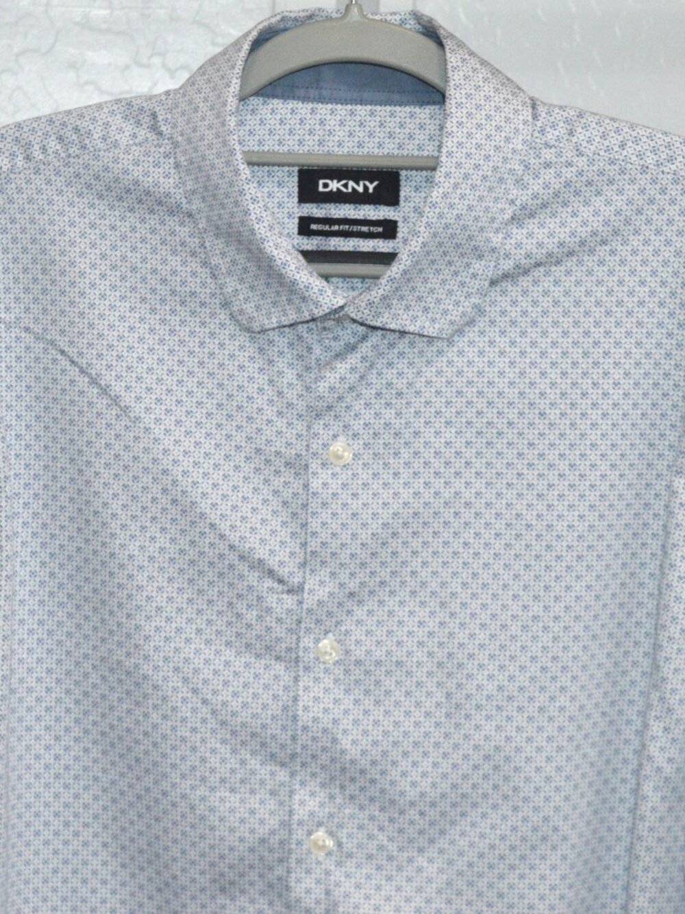 DKNY Men's Shirt – Regular Fit Stretch – Light Blue with Geometric Pattern